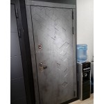 Входная дверь Бетон зеркало Панорама с тонировкой Черный кварц